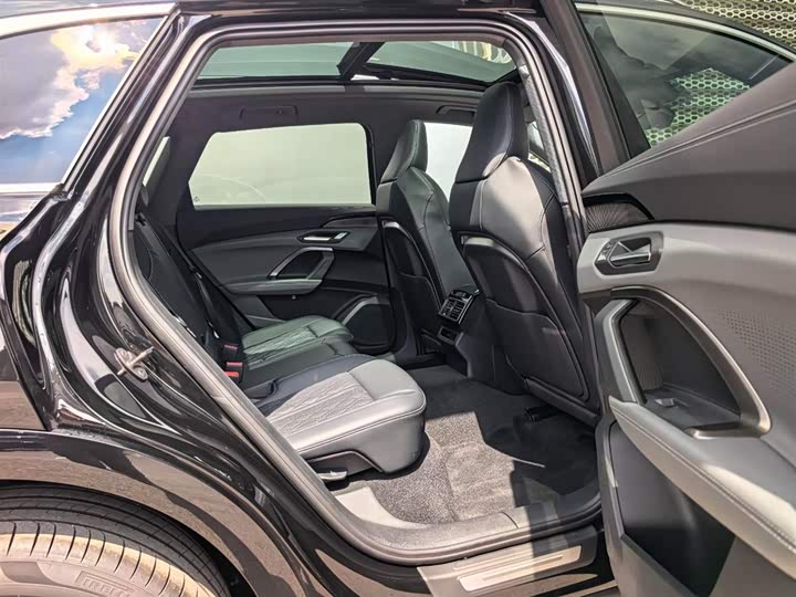 Audi Q5L, 2025 — фото 9 из 9