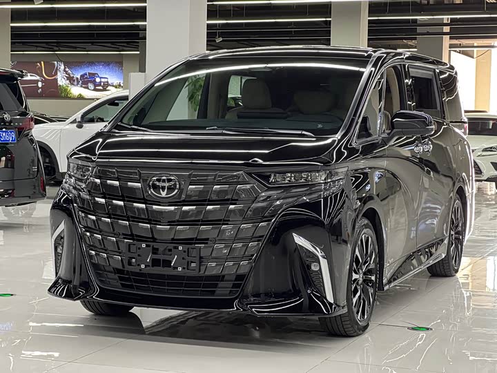 Toyota Alphard, 2024 — купить в Брянске под ключ