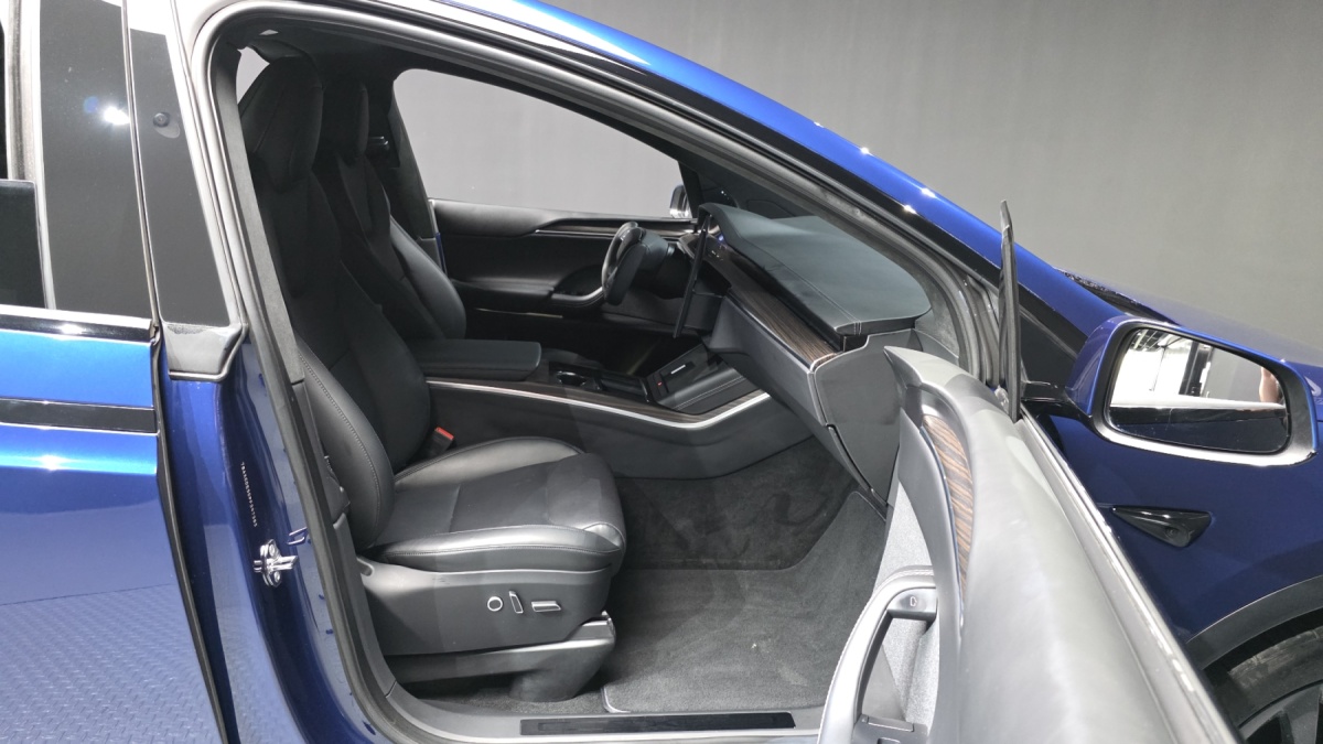 Tesla Model X, 2023 — фото 12 из 12