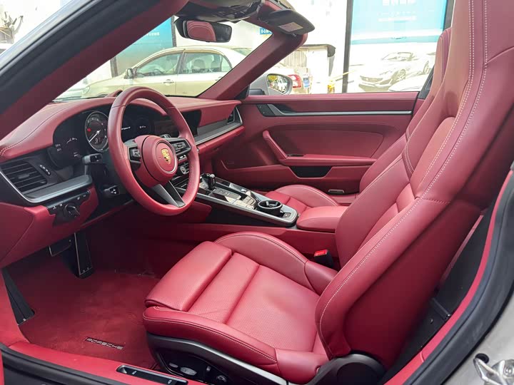 Porsche 911, 2023 — фото 4 из 9