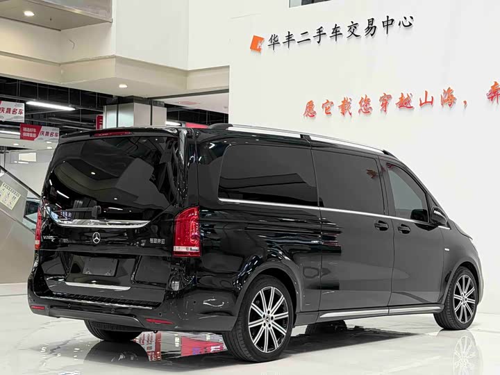 Mercedes-Benz V-Class, 2023 — фото 7 из 9