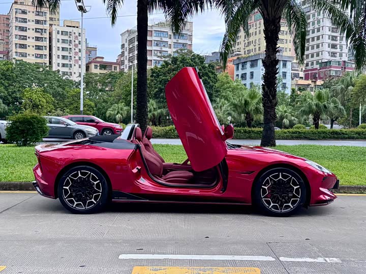 MG Motor Cyberster, 2023 — фото 7 из 9