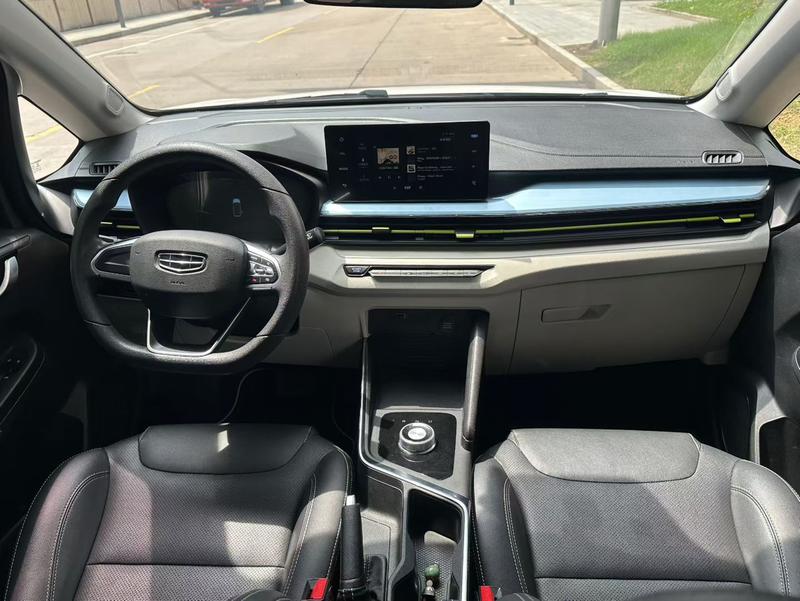 Geely Geometry EX3, 2022 — фото 7 из 8