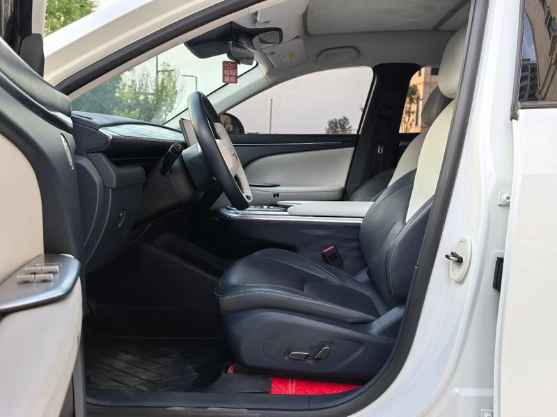 BAIC Arcfox Alpha T5, 2024 — фото 8 из 10
