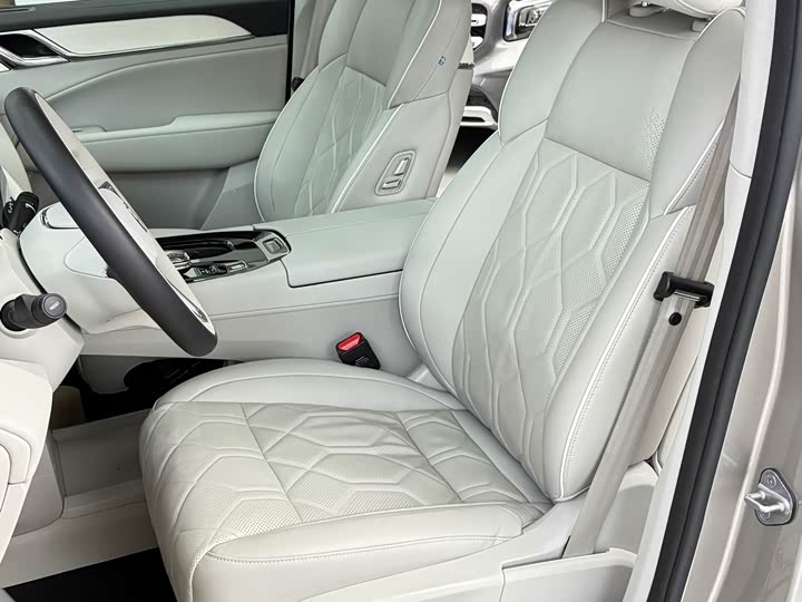 Volvo EM90, 2023 — фото 3 из 9