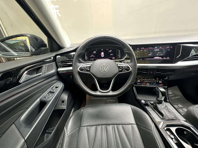 Volkswagen Passat, 2023 — фото 9 из 12