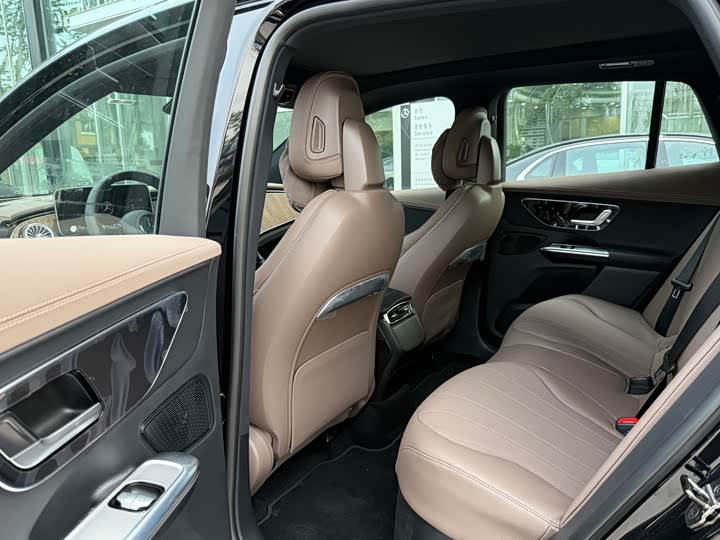 Mercedes-Benz EQE SUV, 2025 — фото 6 из 7