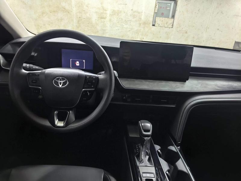 Toyota Camry, 2025 — фото 7 из 11
