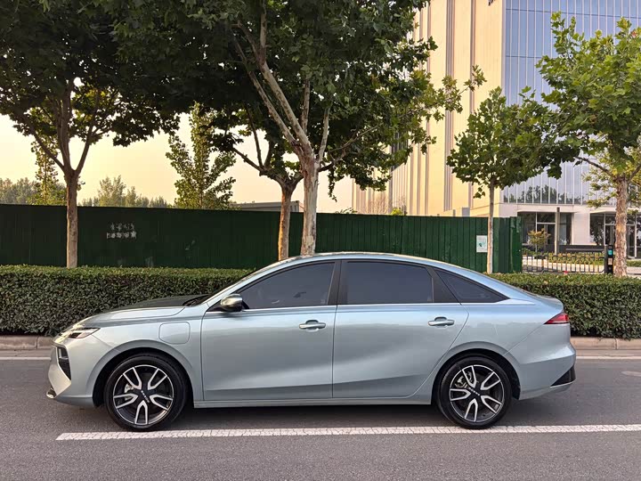 Roewe D6, 2025 — фото 5 из 9
