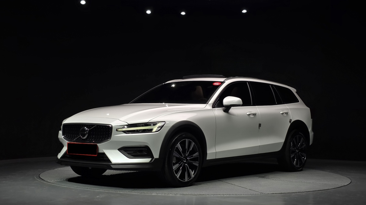 Volvo V60, 2022 — купить в Тольятти под ключ