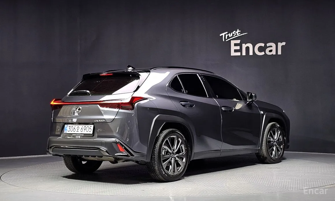 Lexus UX, 2025 — фото 2 из 12