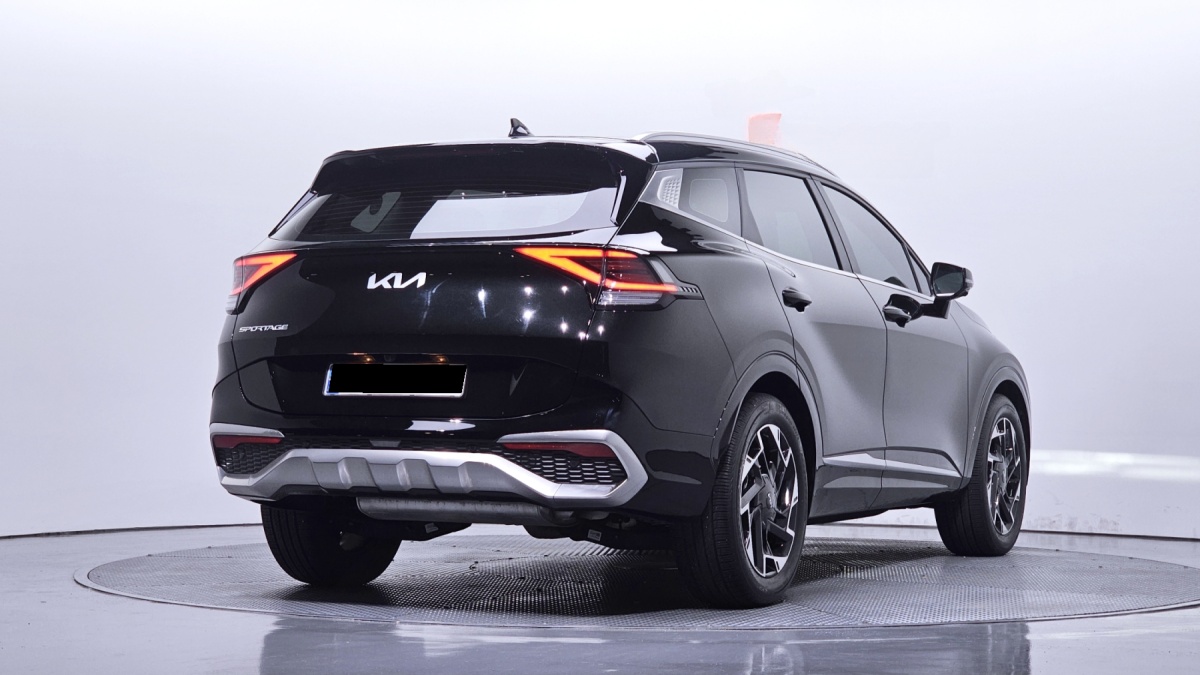 Kia Sportage, 2023 — фото 2 из 12