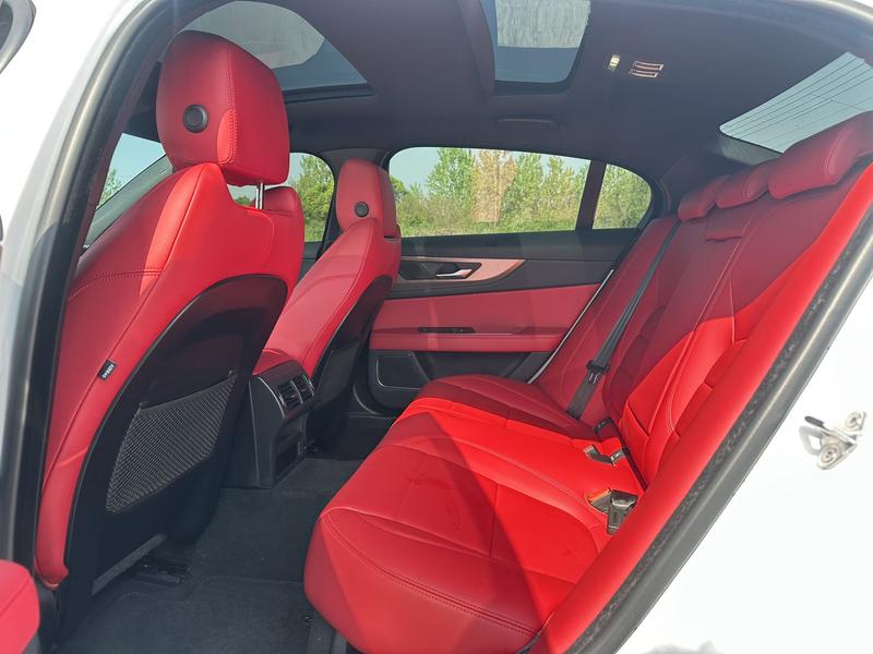 Jaguar XE L, 2023 — фото 8 из 10
