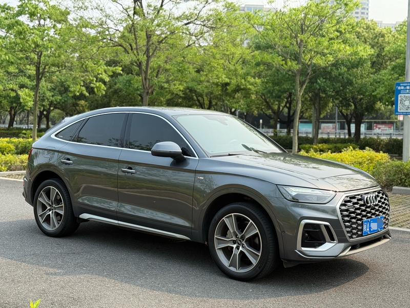 Audi Q5L Sportback, 2022 — фото 3 из 11