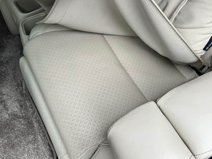 Toyota Alphard, 2025 — фото 7 из 7