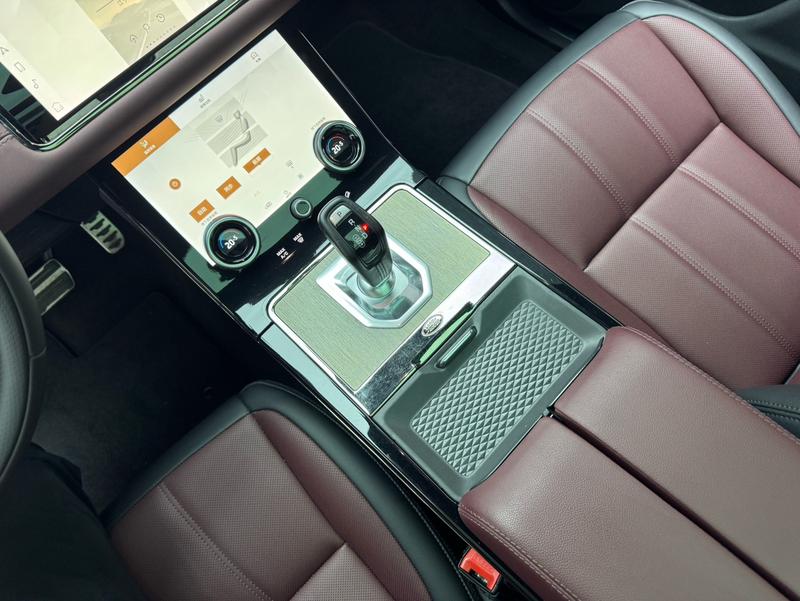 Land Rover Range Rover Evoque L, 2022 — фото 9 из 12