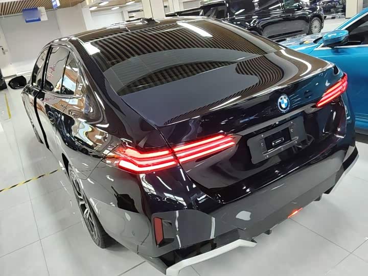 BMW i5, 2024 — фото 5 из 9