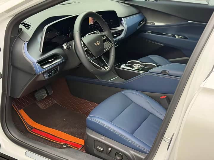 Cadillac GT4, 2023 — фото 7 из 9