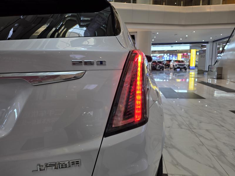 Cadillac XT5, 2023 — фото 8 из 12