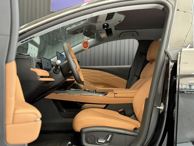 Geely Galaxy Starshine 8 EM-i, 2025 — фото 8 из 11