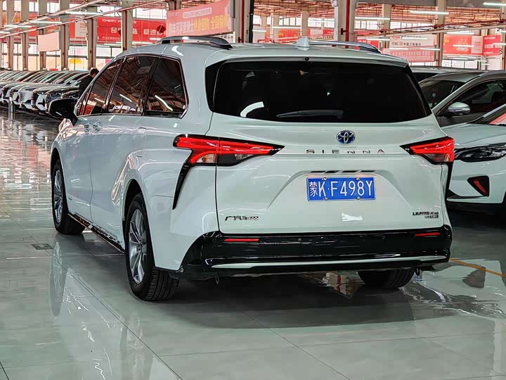 Toyota Sienna, 2022 — фото 9 из 9