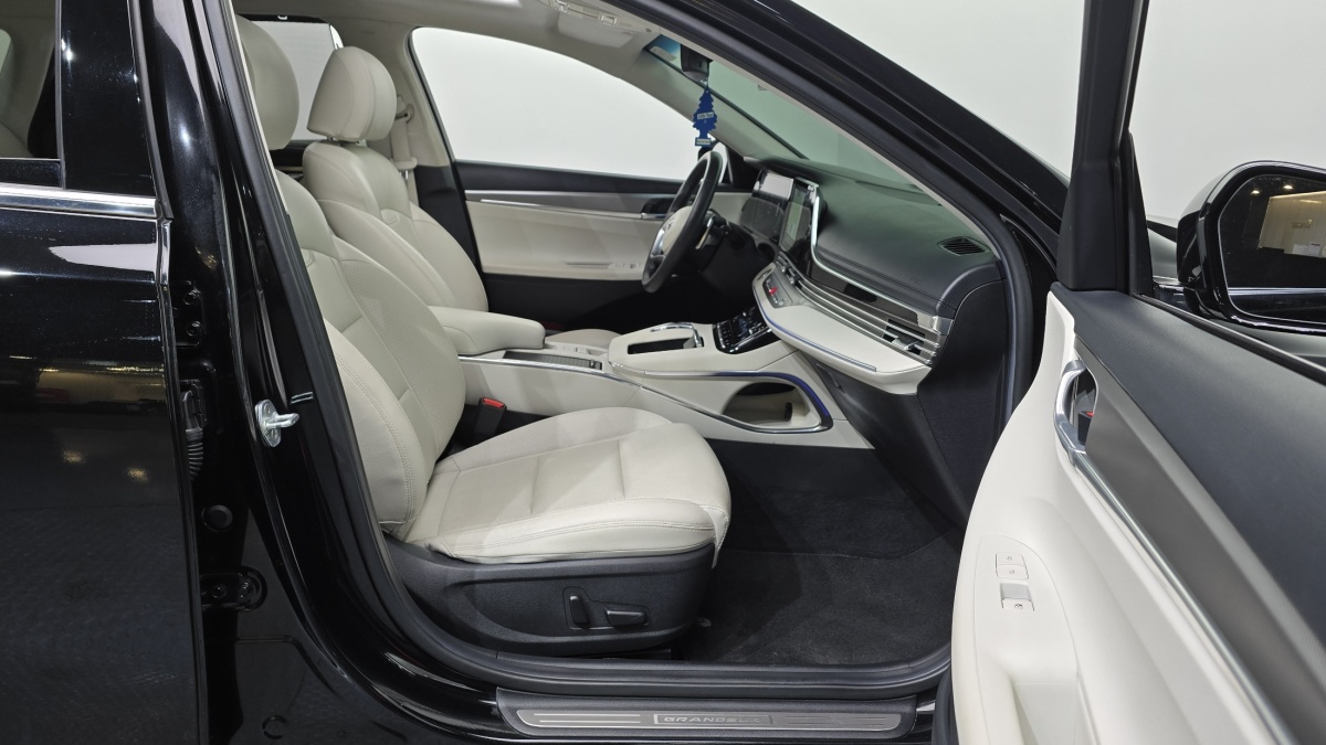 Hyundai Grandeur, 2022 — фото 11 из 12