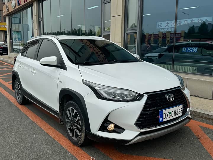 Toyota Yaris L Hatchback, 2022 — фото 3 из 9