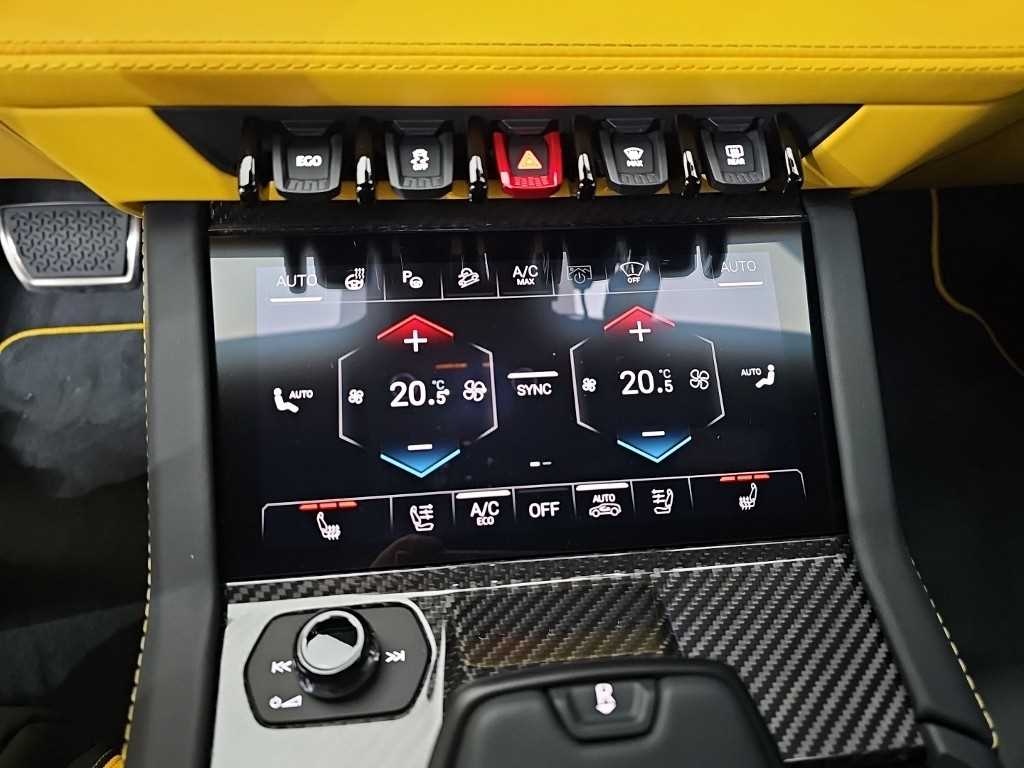 Lamborghini Urus, 2026 — фото 9 из 12
