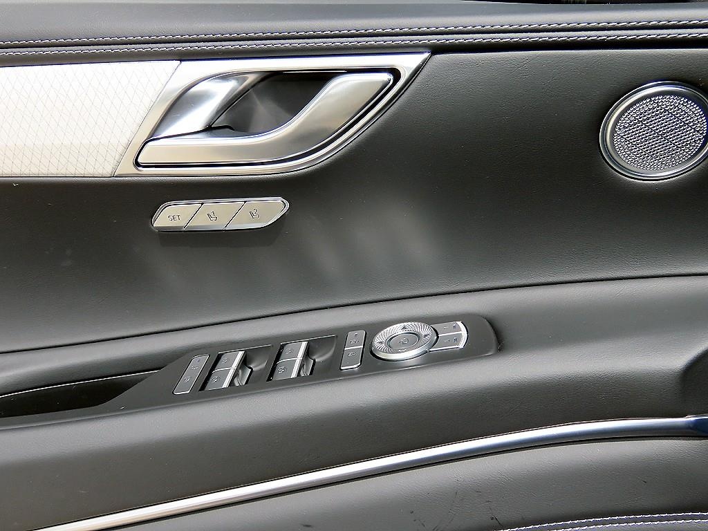 Genesis GV80, 2025 — фото 11 из 12