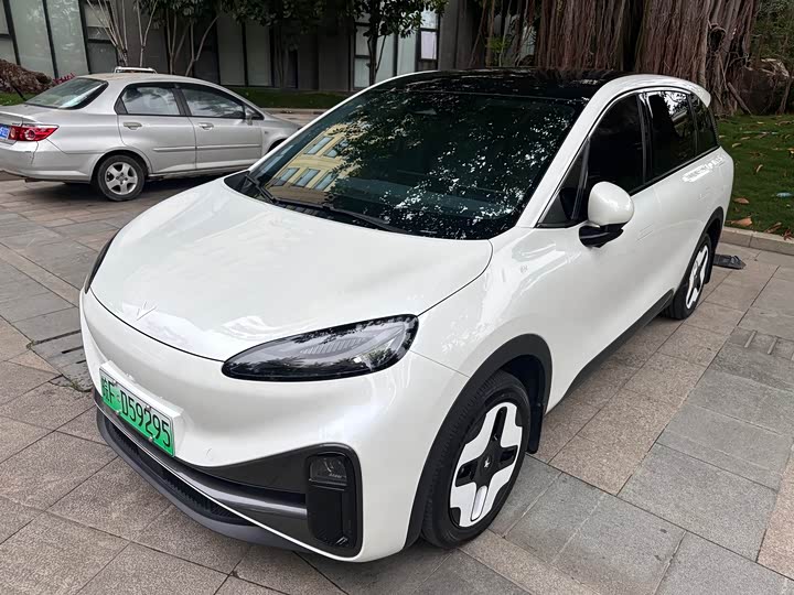 BAIC Arcfox Kaola S, 2024 — купить в Владимире под ключ