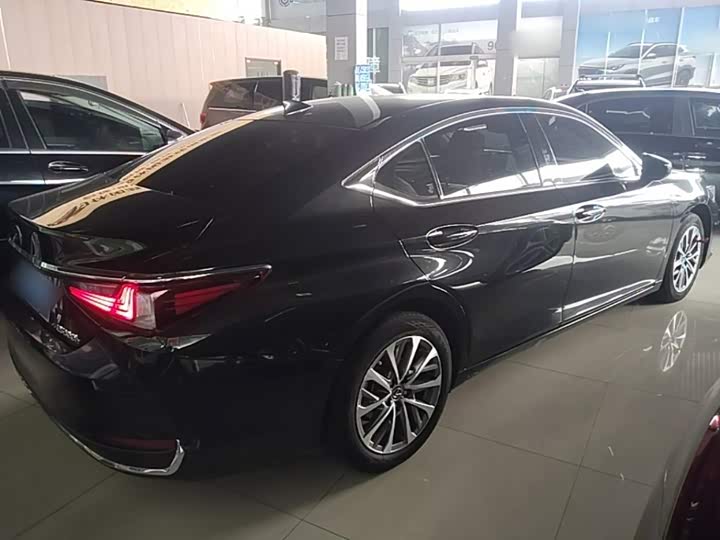 Lexus ES, 2024 — фото 7 из 9