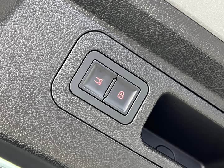 BYD Song Pro Hybrid, 2024 — фото 7 из 9