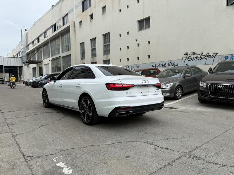 Audi A4L, 2022 — фото 4 из 12