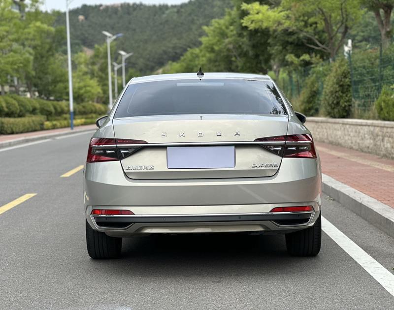Skoda Superb, 2022 — фото 6 из 12