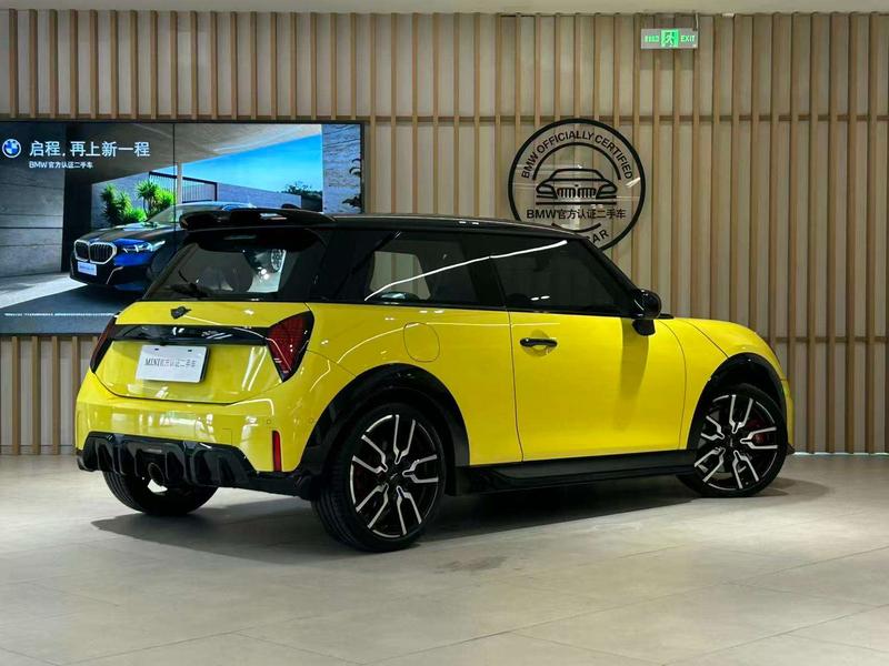Mini Mini JCW, 2024 — фото 5 из 11