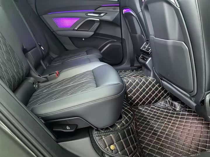 Audi Q5L, 2025 — фото 8 из 9