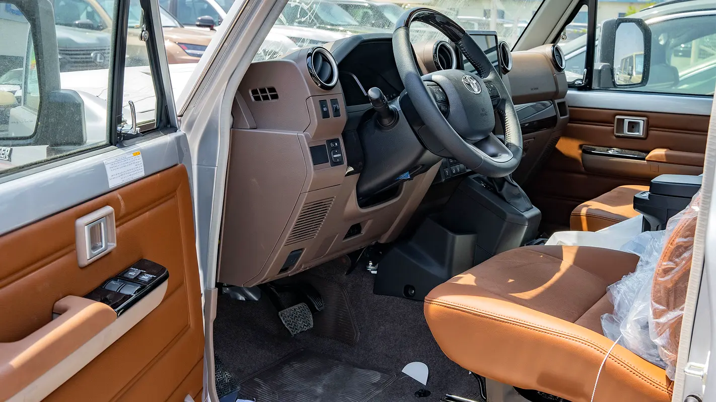 Toyota Land Cruiser 70 Series, 2025 — фото 9 из 10