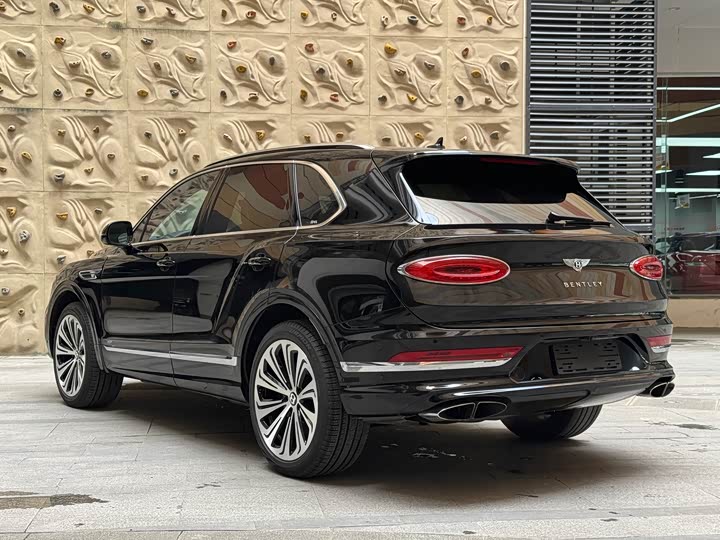 Bentley Bentayga, 2022 — фото 5 из 9