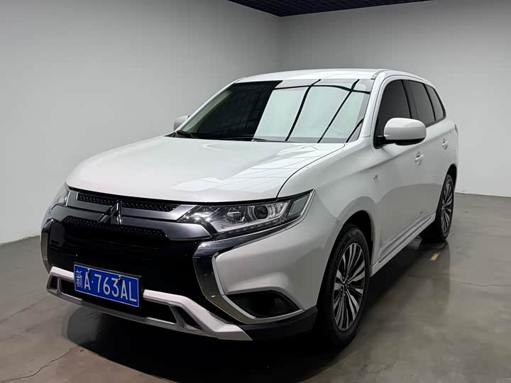 Mitsubishi Outlander, 2023 — купить в Перми под ключ