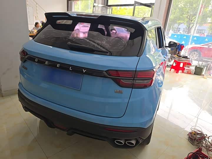 Geely Coolray, 2022 — фото 7 из 9