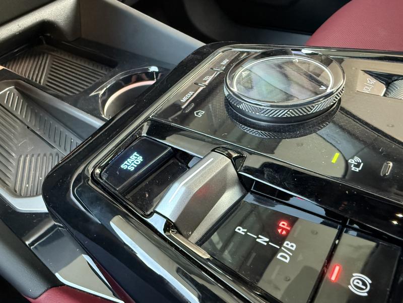 BMW i5, 2025 — фото 9 из 12