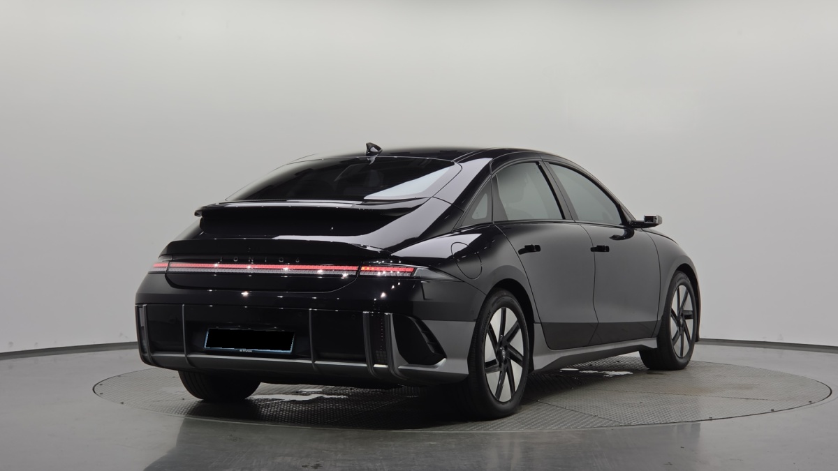 Hyundai Ioniq 6, 2023 — фото 2 из 12