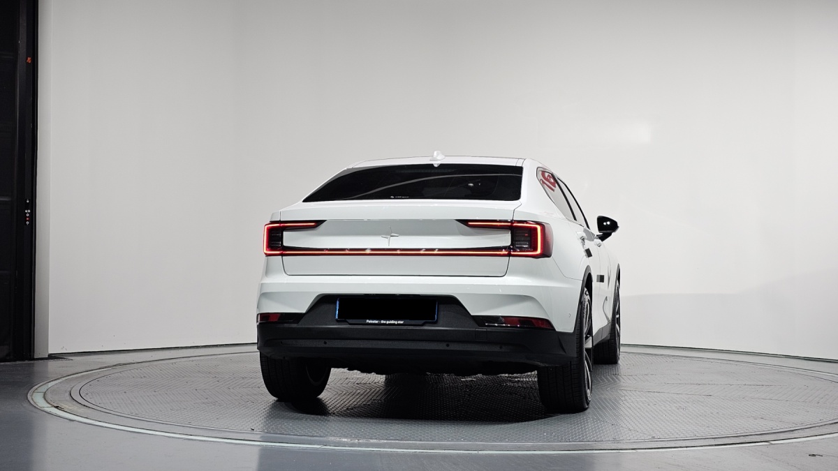 Polestar 2, 2021 — фото 4 из 12
