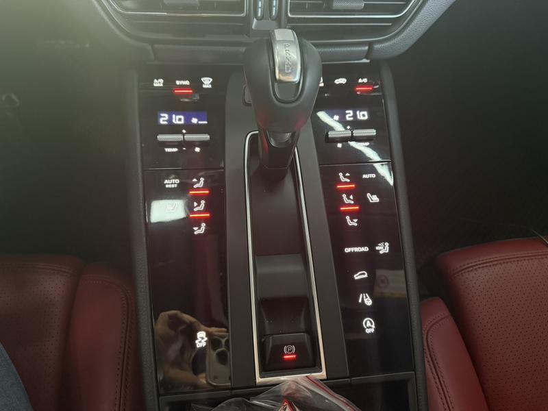 Porsche Macan, 2023 — фото 6 из 11