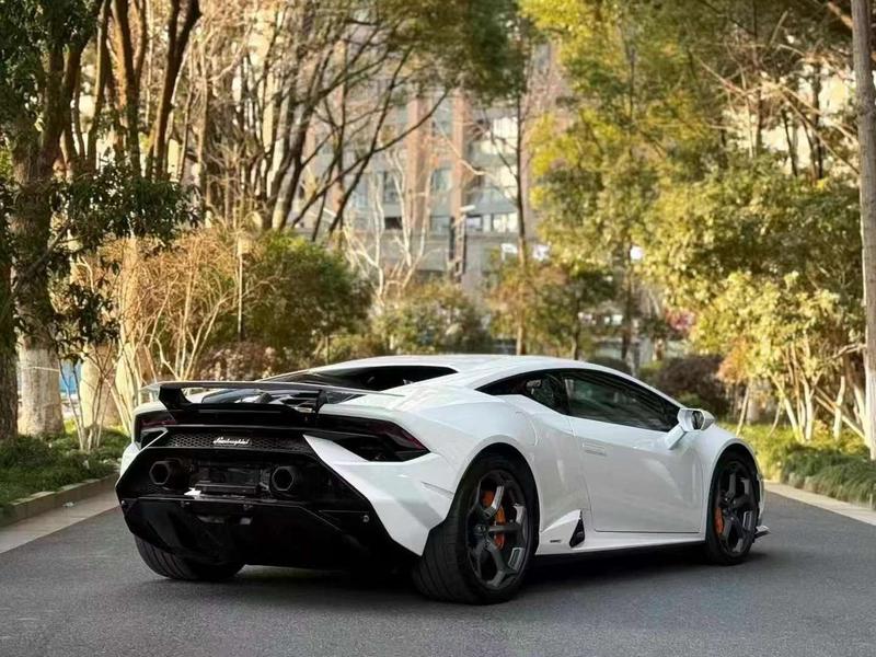 Lamborghini Huracán, 2024 — фото 5 из 7