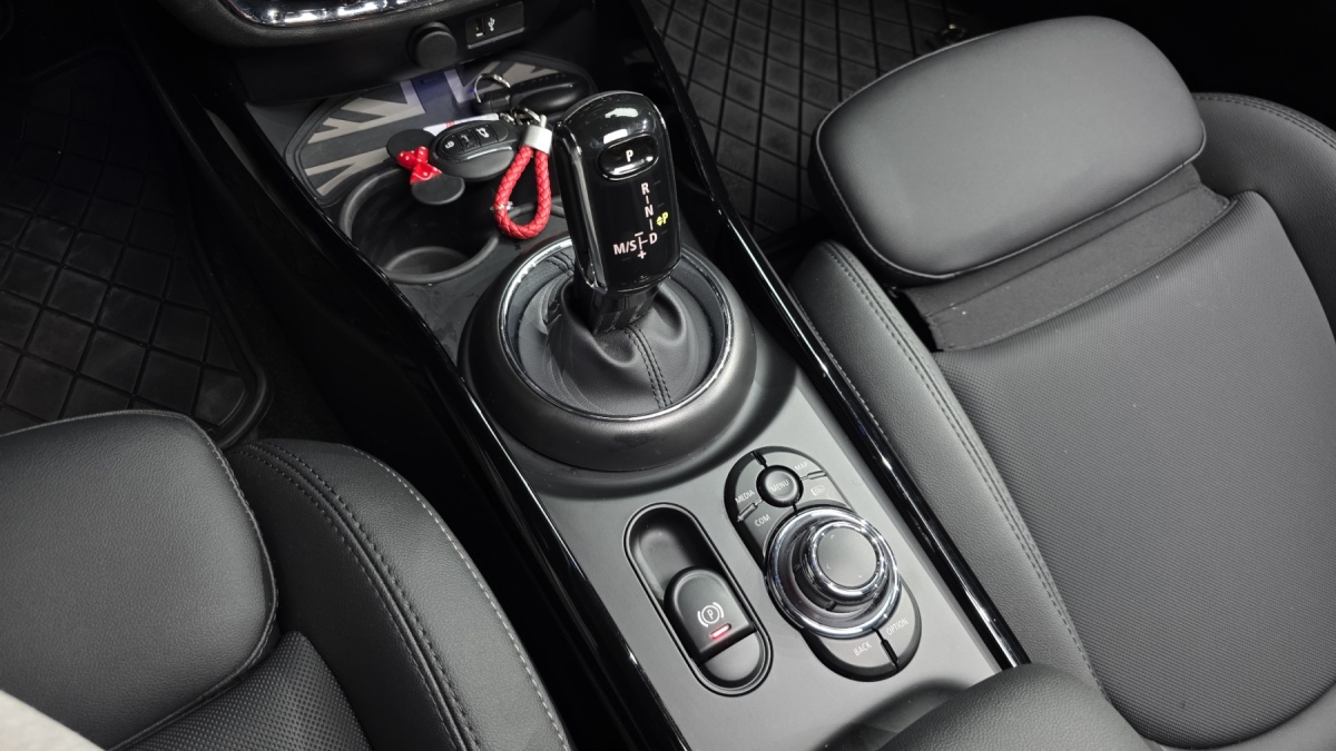 Mini Clubman, 2024 — фото 9 из 12