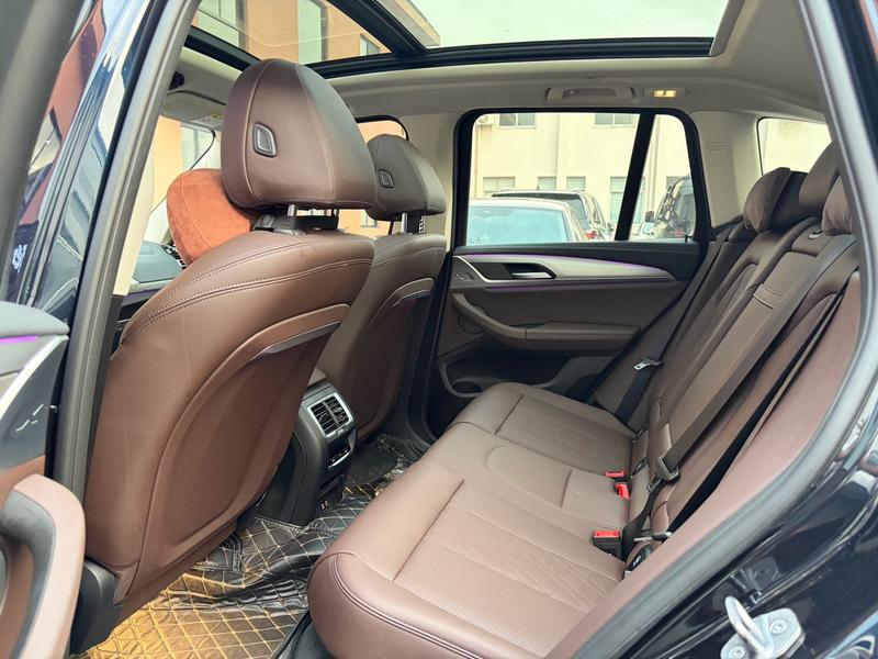 BMW iX3, 2022 — фото 9 из 10