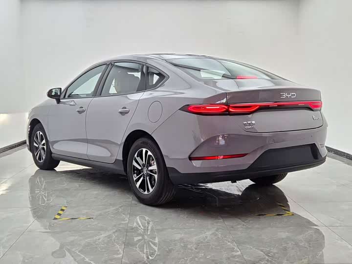 BYD Qin Plus, 2026 — фото 4 из 9