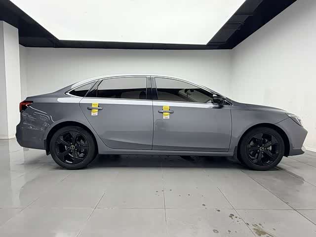 Roewe i6 Max, 2022 — фото 7 из 9