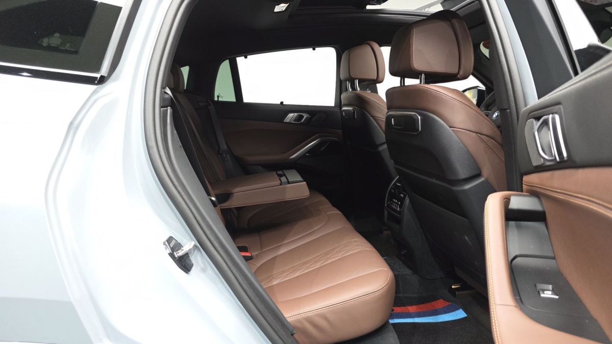 BMW X6, 2023 — фото 11 из 12